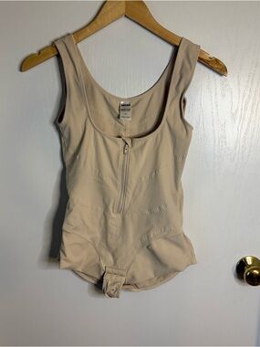 Zemee Postpartum Compression Neutral Beige Zip-Front Tank Bodysuit Size Medium